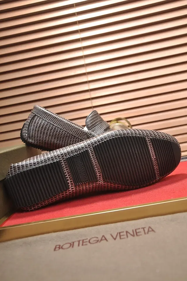 Bottega Veneta Gray Beige Lizard-Textured Leather Penny Strap Loafer 3