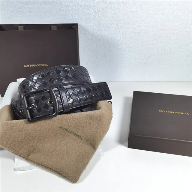 Bottega Veneta Intrecciato Woven Cinturón de cuero negro 11
