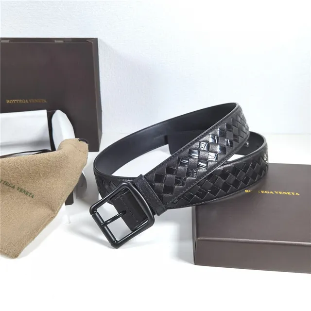 Bottega Veneta Intrecciato Woven Cinturón de cuero negro 19