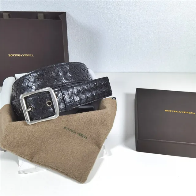 Bottega Veneta Intrecciato Woven Cinturón de cuero negro 20