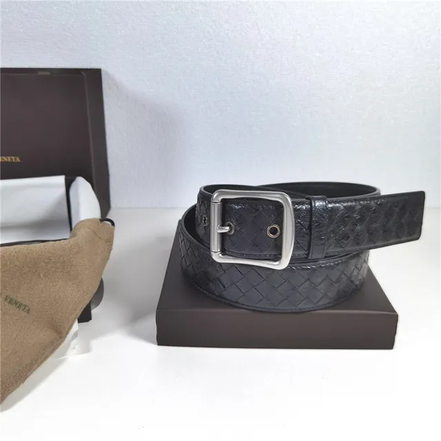 Bottega Veneta Intrecciato Woven Cinturón de cuero negro 21