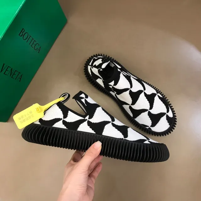 Bottega Veneta Speed Trainer tênis lifestyle preto e branco com malha geométrica 7