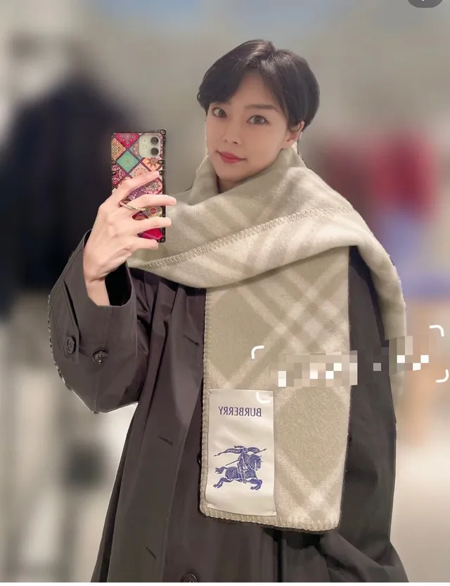 Burberry Bege Branco Padrão Xadrez Diagonal Bordas Franjas Cachecol de Cashmere 3