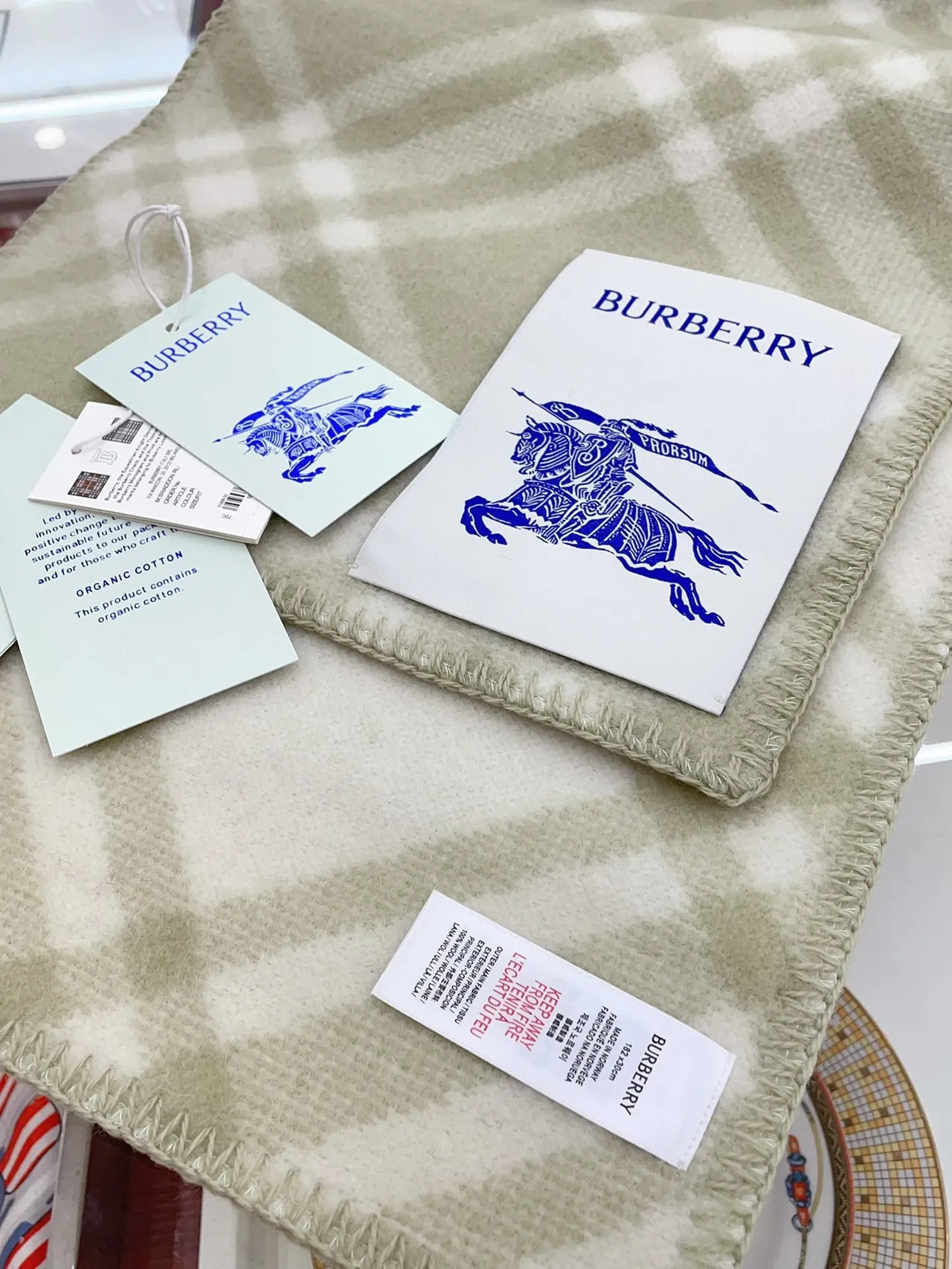 Burberry Bege Branco Padrão Xadrez Diagonal Bordas Franjas Cachecol de Cashmere 8