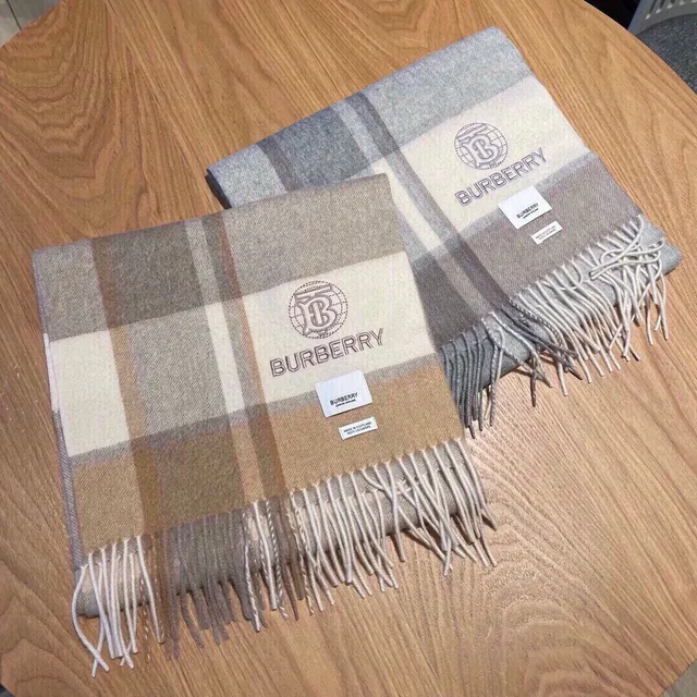 Burberry Classic Check ক্যাশমিয়ার স্কার্ফ 3