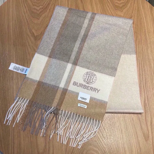 Burberry Classic Check ক্যাশমিয়ার স্কার্ফ 5