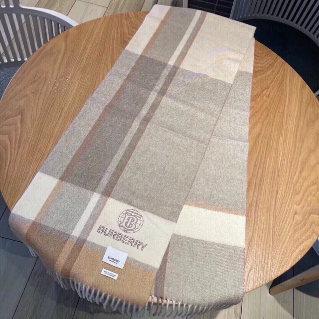 Burberry Classic Check ক্যাশমিয়ার স্কার্ফ 6