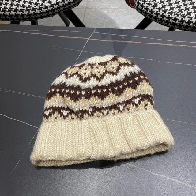 Burberry Fair Isle Beige Brown قبعة صوفية مع أكمام منقطة 6