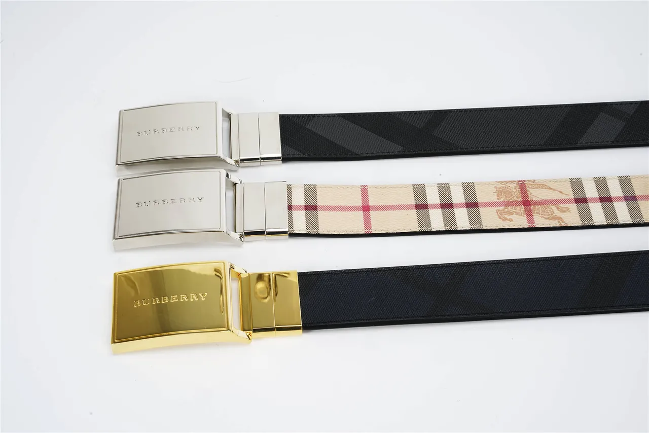 Burberry Knight Cinto de couro preto dourado com fivela retangular texturizada 2