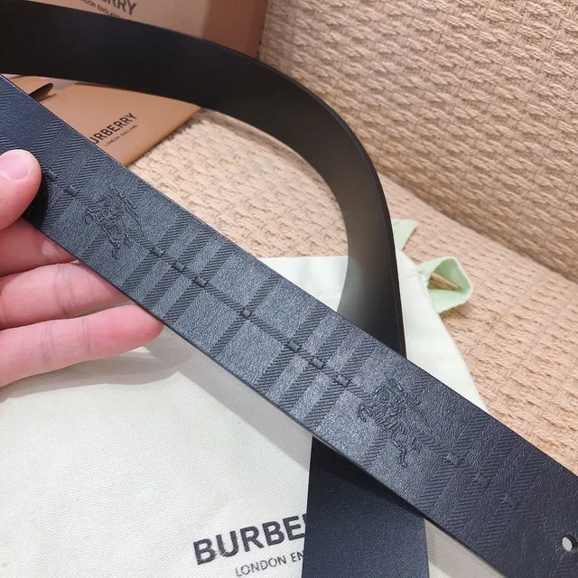 Burberry Knight cinto de couro preto 3