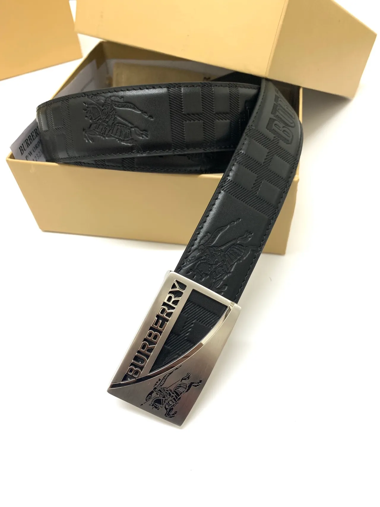 Burberry Knight Ceinture en cuir noir argenté avec logo embossé motif à carreaux 2