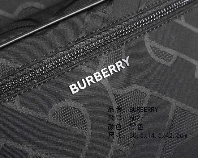Burberry Knight sac à dos casual monogram tonal noir 7