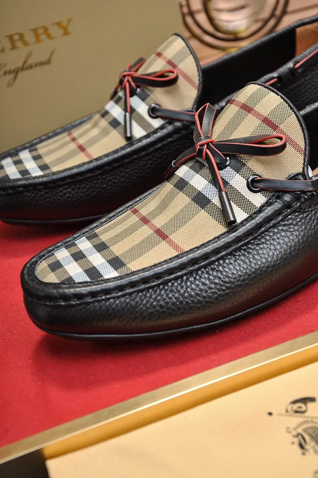 Burberry Loafer Noir Beige Cuir grainé Panel Nova Check Loafer 3