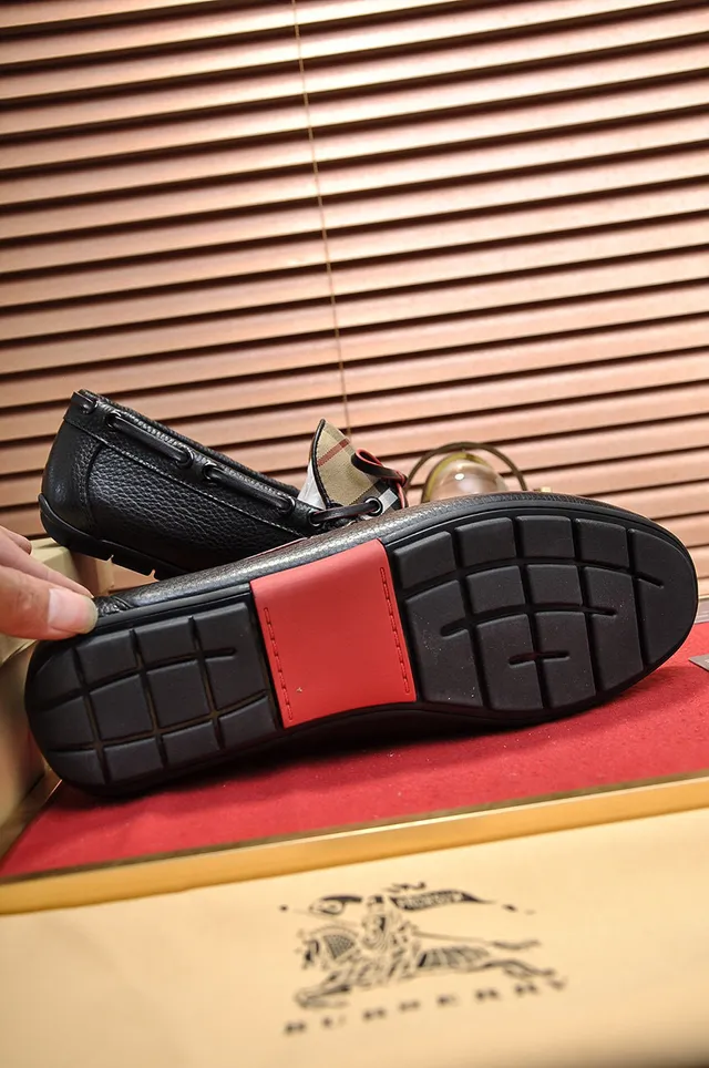 Burberry Loafer Noir Beige Cuir grainé Panel Nova Check Loafer 4
