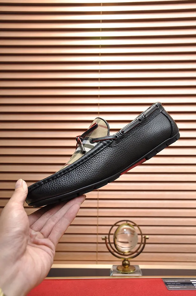 Burberry Loafer Noir Beige Cuir grainé Panel Nova Check Loafer 6