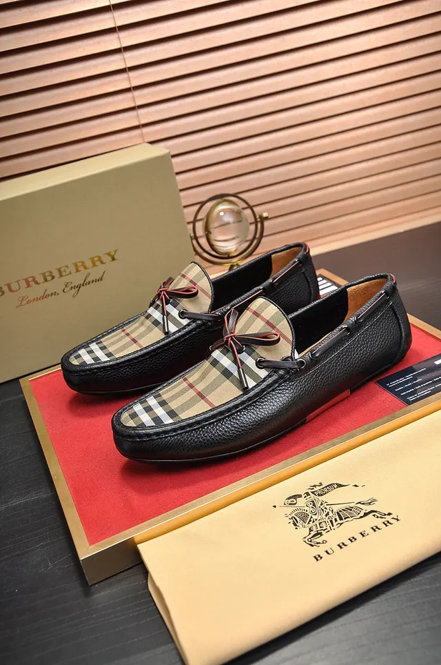 Burberry Loafer Noir Beige Cuir grainé Panel Nova Check Loafer 7