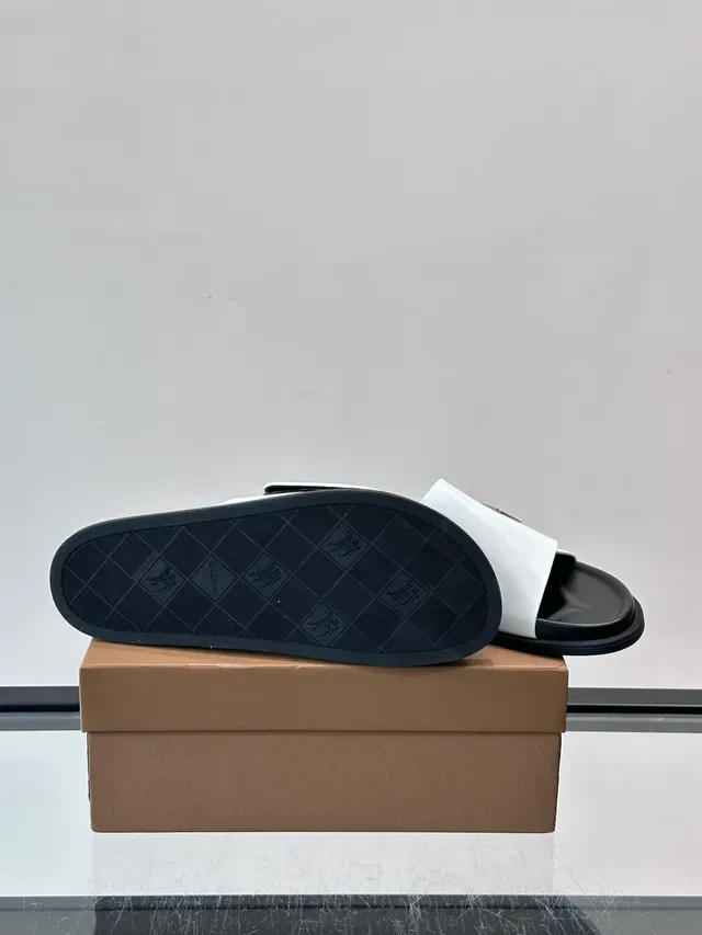 Burberry Monogram Slide Black Beige Minimalist Single-Strap نعال 2