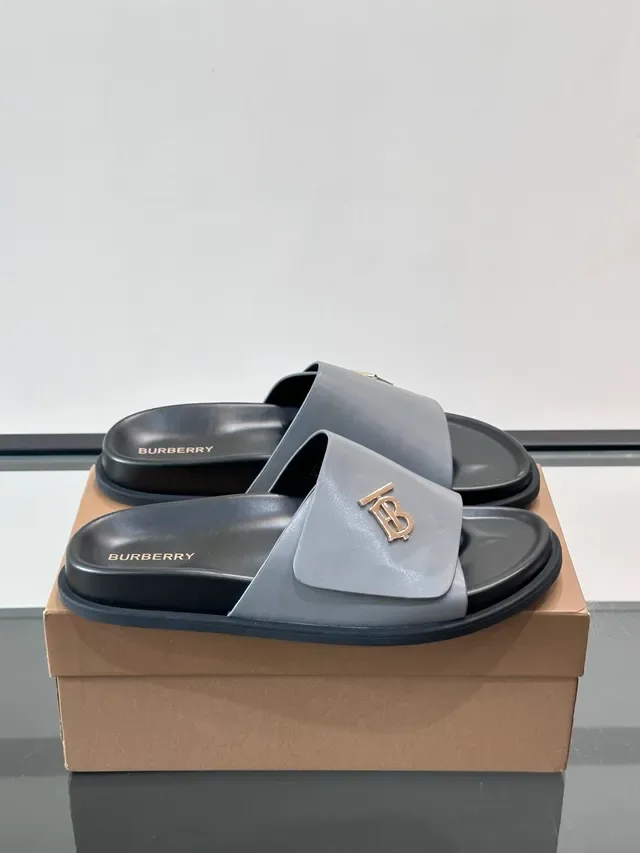 Burberry Monogram Slide Black Beige Minimalist Single-Strap نعال 10
