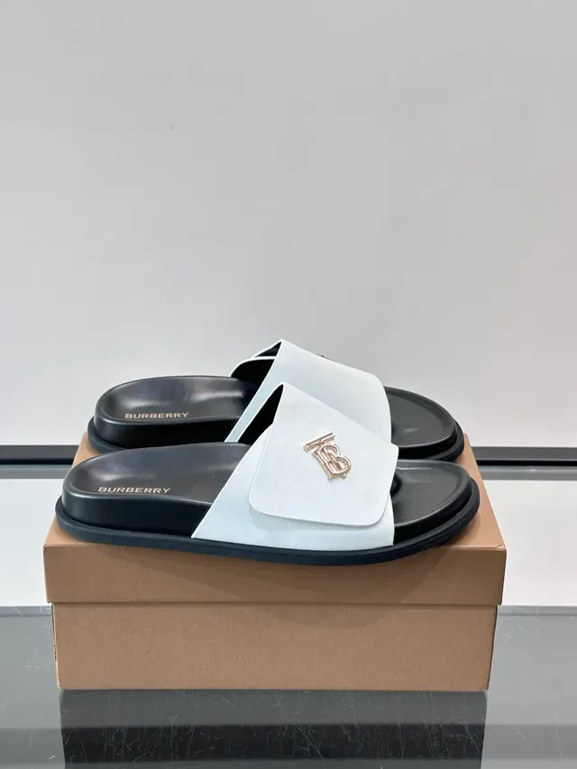 Burberry Monogram Slide Black Beige Minimalist Single-Strap نعال 12