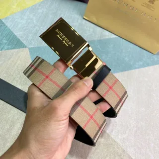Burberry Reversible Nova Check Cinturón Beige Negro Patrón Cuero