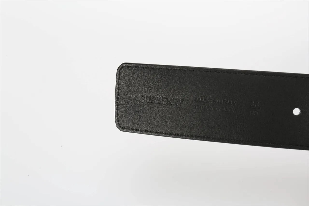 Burberry TB Belt Cinto de couro bege xadrez tom dourado 17