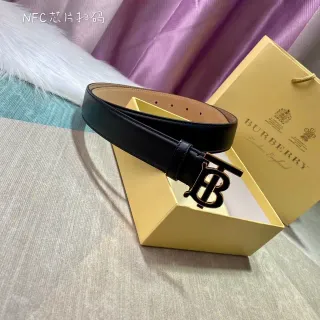 Burberry TB Cinturón Negro Dorado Liso Monograma Hebilla Cinturón de Cuero