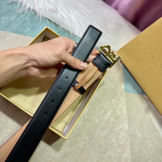 Burberry TB Belt Black Gold Smooth Monogram Buckle Leather Belt 3