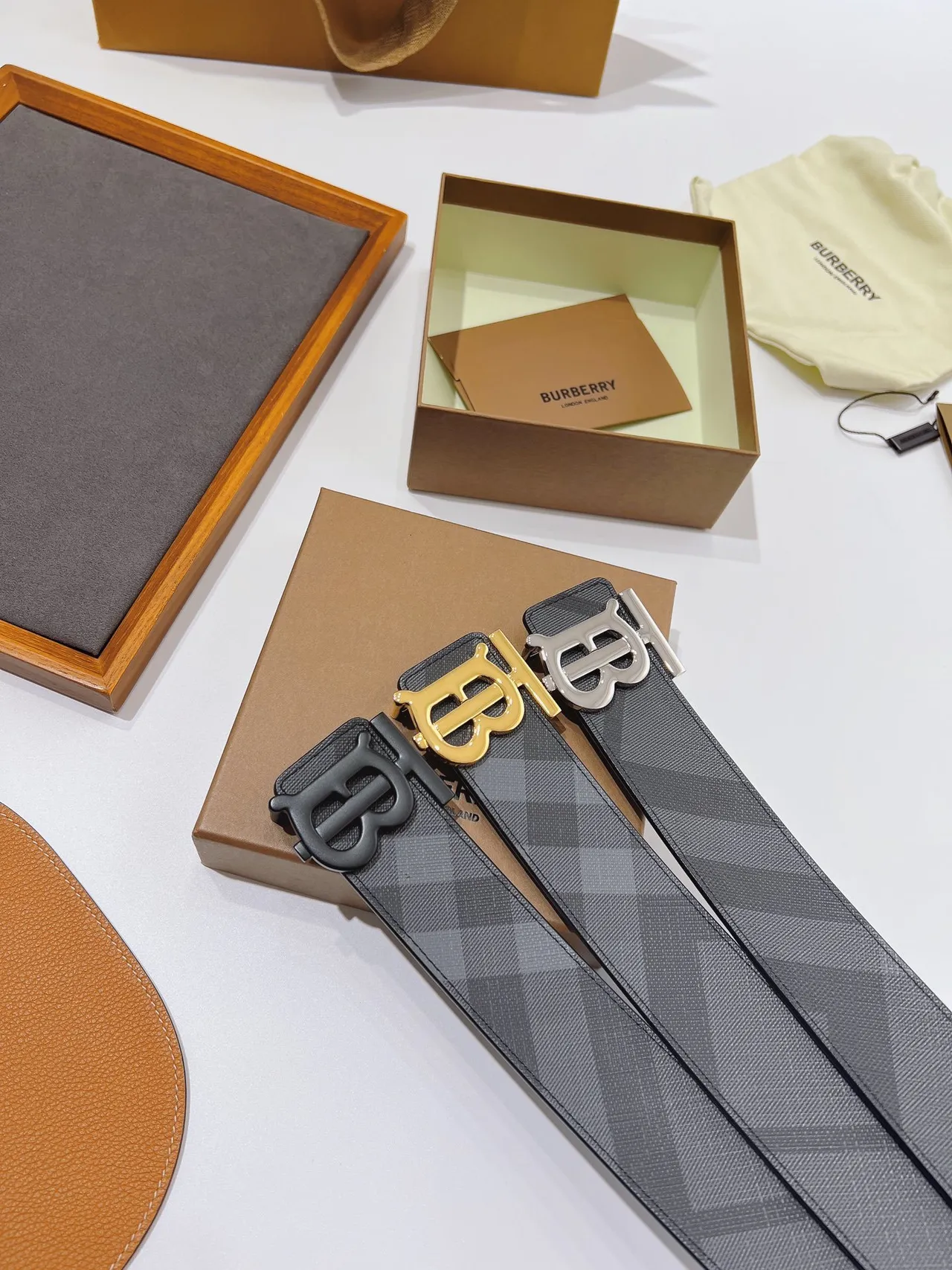 Burberry TB Monogram Ceinture cuir noir gris boucle imprimé à carreaux sangle canvas 3