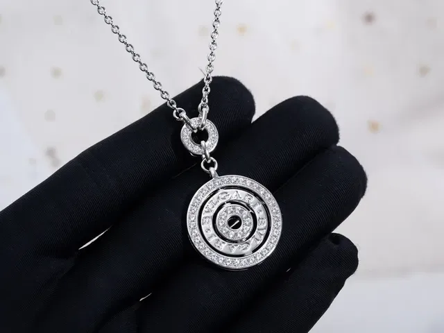 Bvlgari B.zero1 बृत्ताकार पावे डायमंड नेकलेस 5