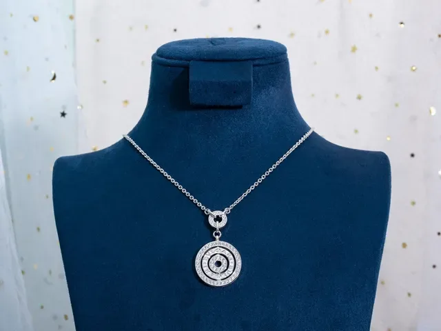 Bvlgari B.zero1 बृत्ताकार पावे डायमंड नेकलेस 7