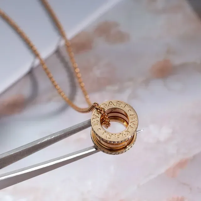 Bvlgari B.zero1 玫瑰金圆柱形镶钻项链 7