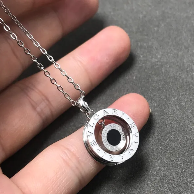 Bvlgari B.zero1 قلادة ذهب فضة متحدة المركز مزدوجة الحلقات منحوتة بحروف العلامة التجارية 4