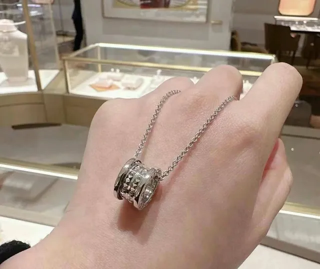 Bvlgari B.zero1 Rock Silver Tubogas-Inspired 圆柱形吊坠 多环堆叠构造项链 4