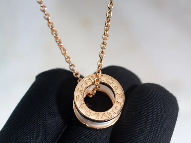 Bvlgari B.zero1 White Ceramic and Rose Gold Necklace 9