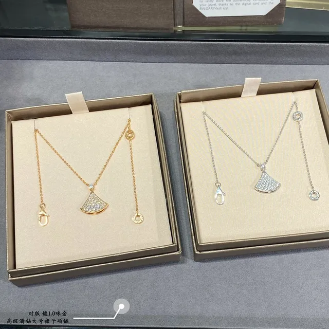 Bvlgari Divas’ Dream Fan-Shaped Pavé Diamond Necklace 6