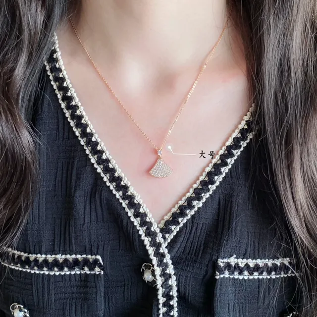 Bvlgari Divas’ Dream Fan-Shaped Pavé Diamond Necklace 8