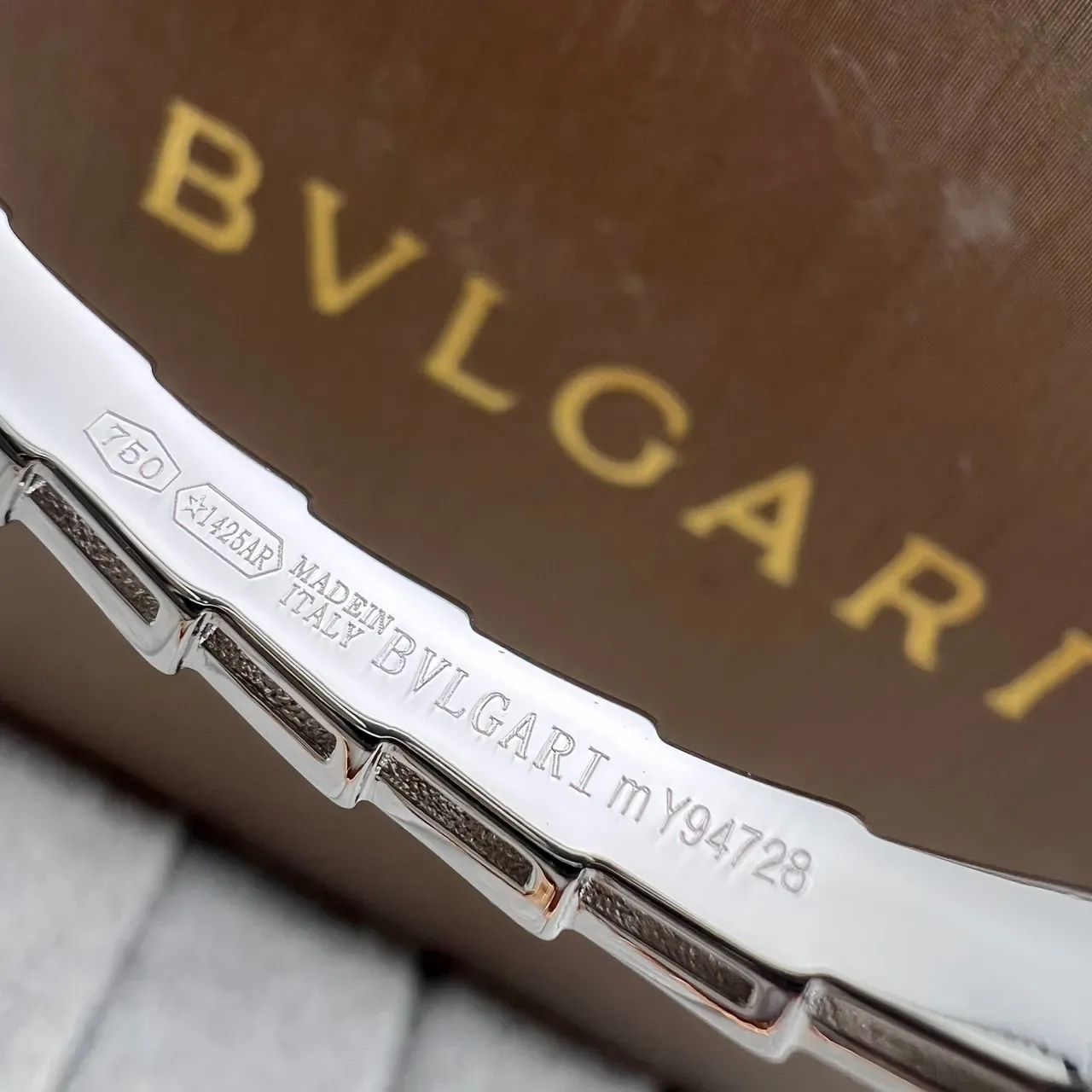 Bvlgari 幾何 Pavé-Set 硬質手鐲 2
