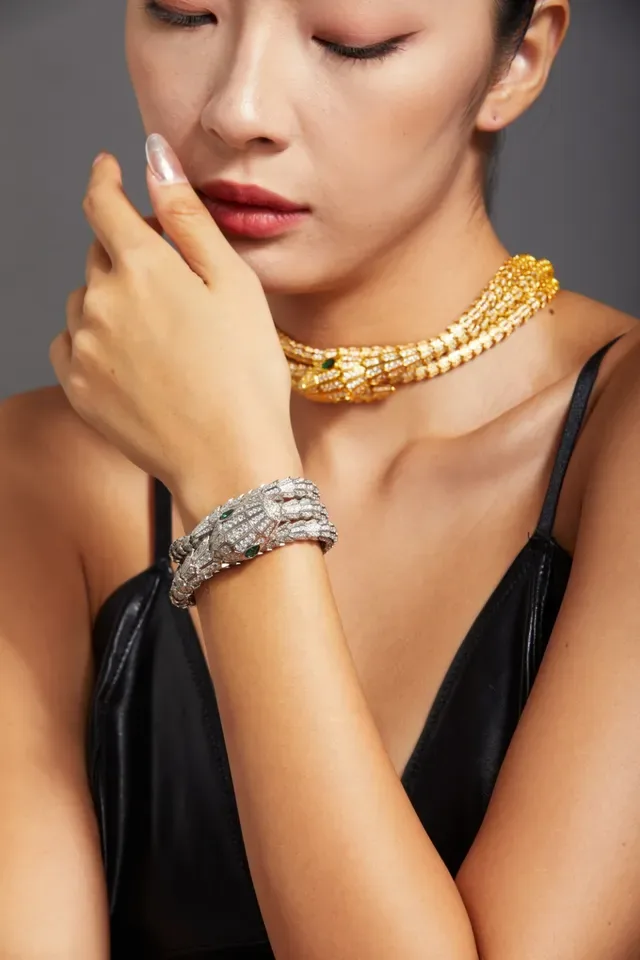 Bvlgari Serpenti High Jewelry Diamond and Emerald Coiled Bracelet 5