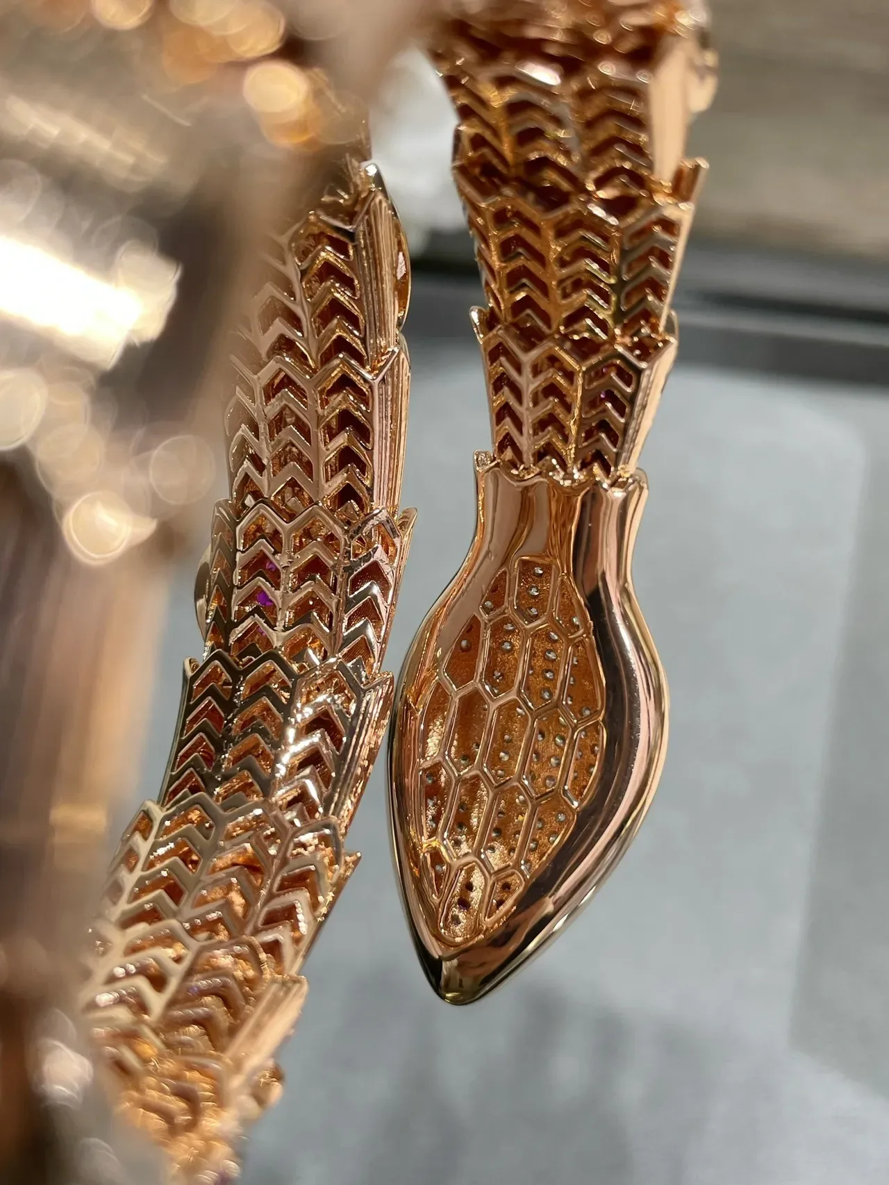 سوار أفعى Bvlgari Serpenti ذهب وردي بانجو ماس وياقوت 3