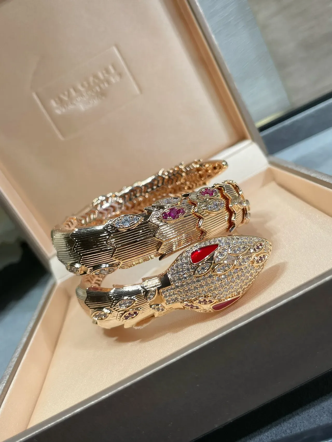 سوار أفعى Bvlgari Serpenti ذهب وردي بانجو ماس وياقوت 6