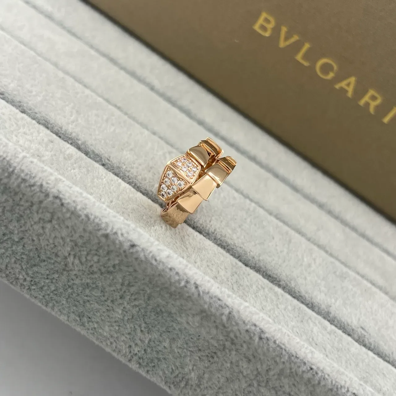 Bvlgari Serpenti Viper Pavé Diamond Hinged Hoop Rings 4