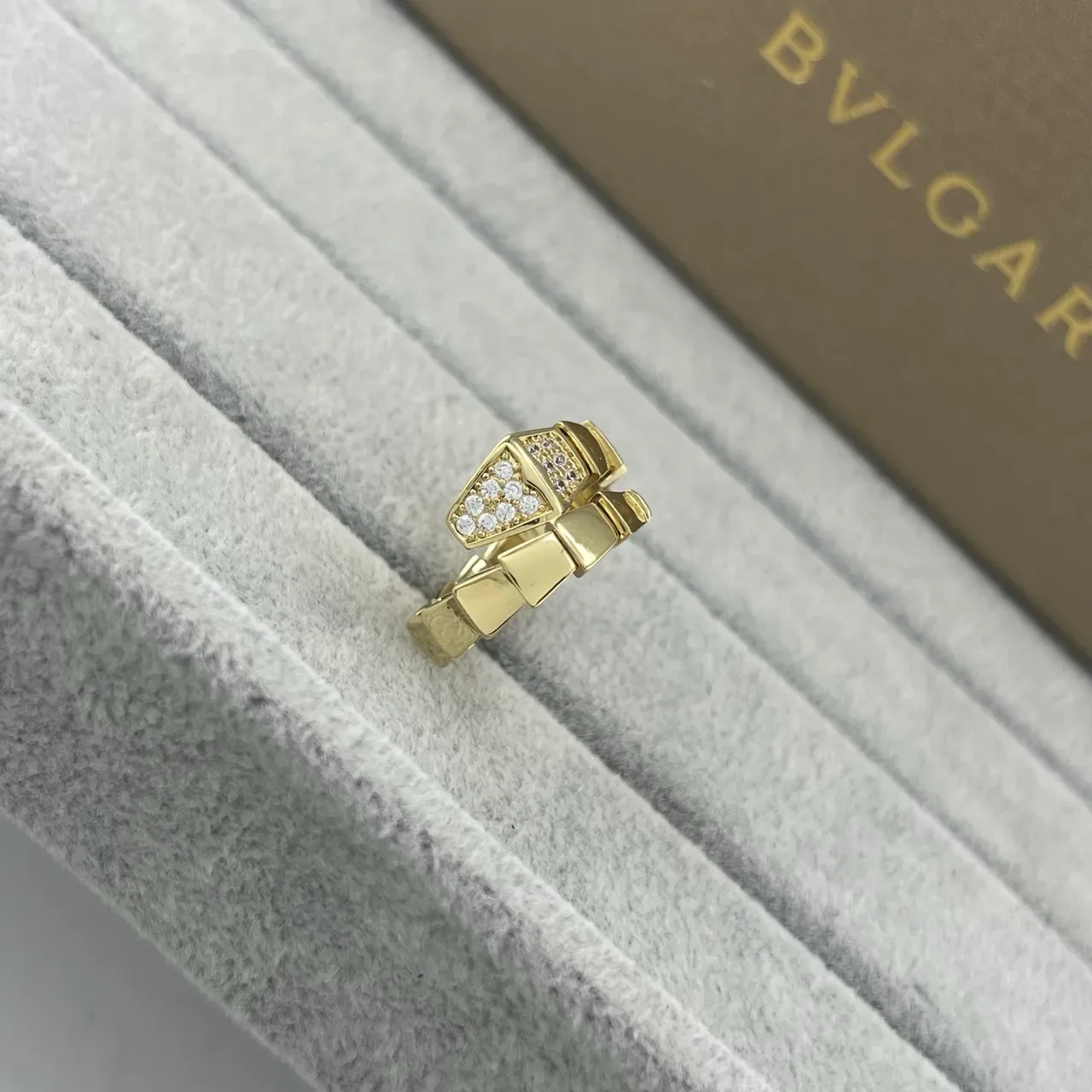 Bvlgari Serpenti Viper Pavé Diamond Hinged Hoop Rings 5