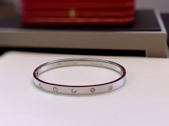 Cartier Love سوارة ذهب أصفر مرصعة الماس مينا أحمر سوارة 2