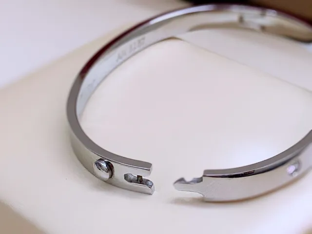Cartier Love سوارة ذهب أصفر مرصعة الماس مينا أحمر سوارة 5