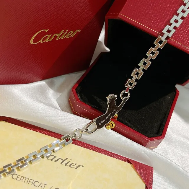 Cartier Panthère Diamond and Onyx Panther Bracelet 2