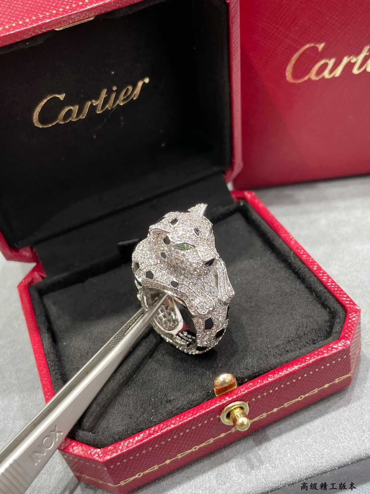 Cartier Panthère Pavé Diamond Onyx Emerald Panther anillo 6