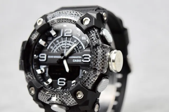 Casio Relógio Preto Prateado Robusto Bisel Texturizado em Fibra de Carbono Sensor Quádruplo Dial Analógico-Digital 4