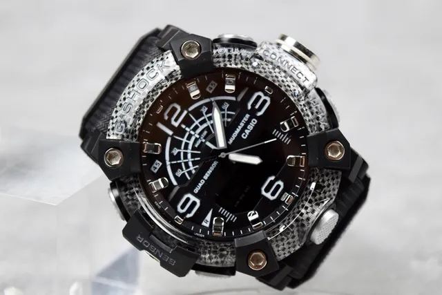 Casio Relógio Preto Prateado Robusto Bisel Texturizado em Fibra de Carbono Sensor Quádruplo Dial Analógico-Digital 5