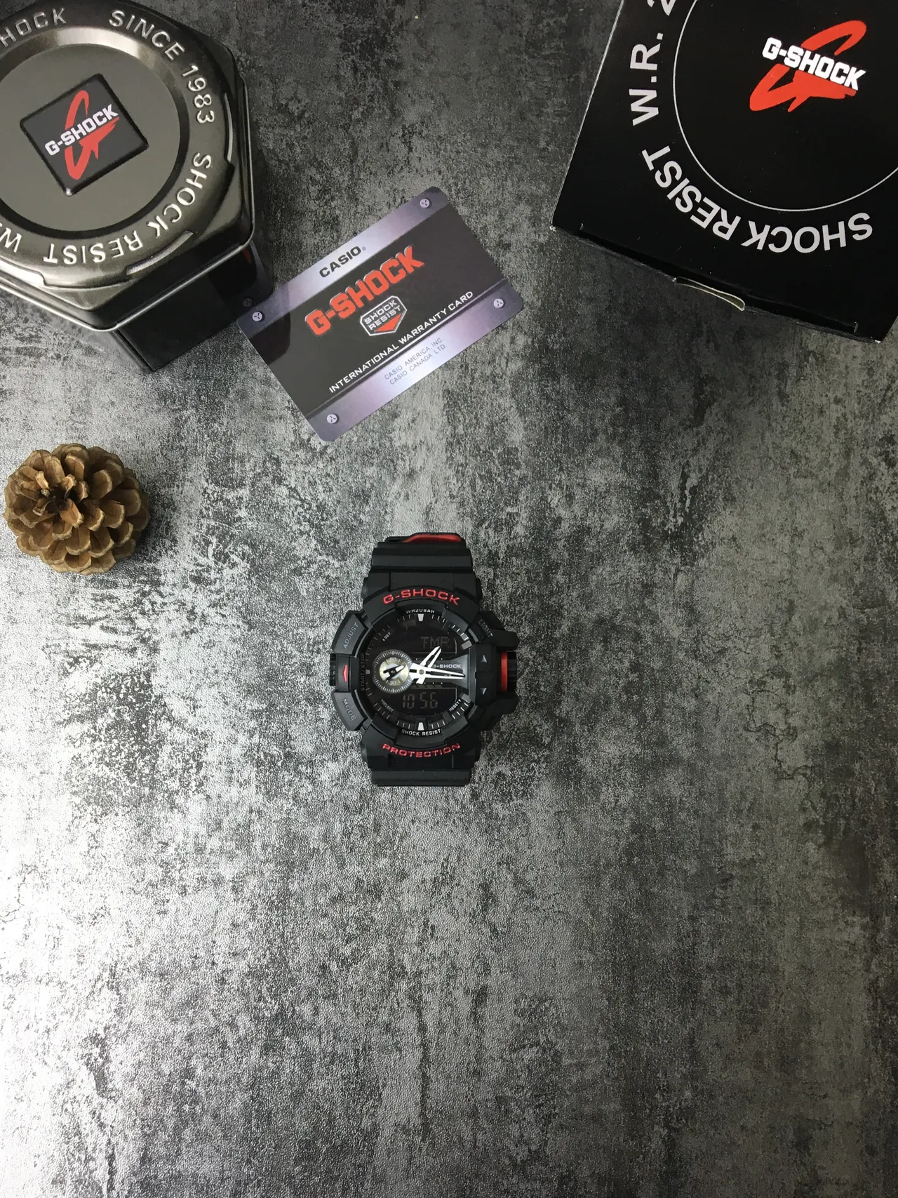 कासियो G-Shock GA-100 काला और लाल मजबूत एनालॉग-डिजिटल स्पोर्ट्स वॉच 4