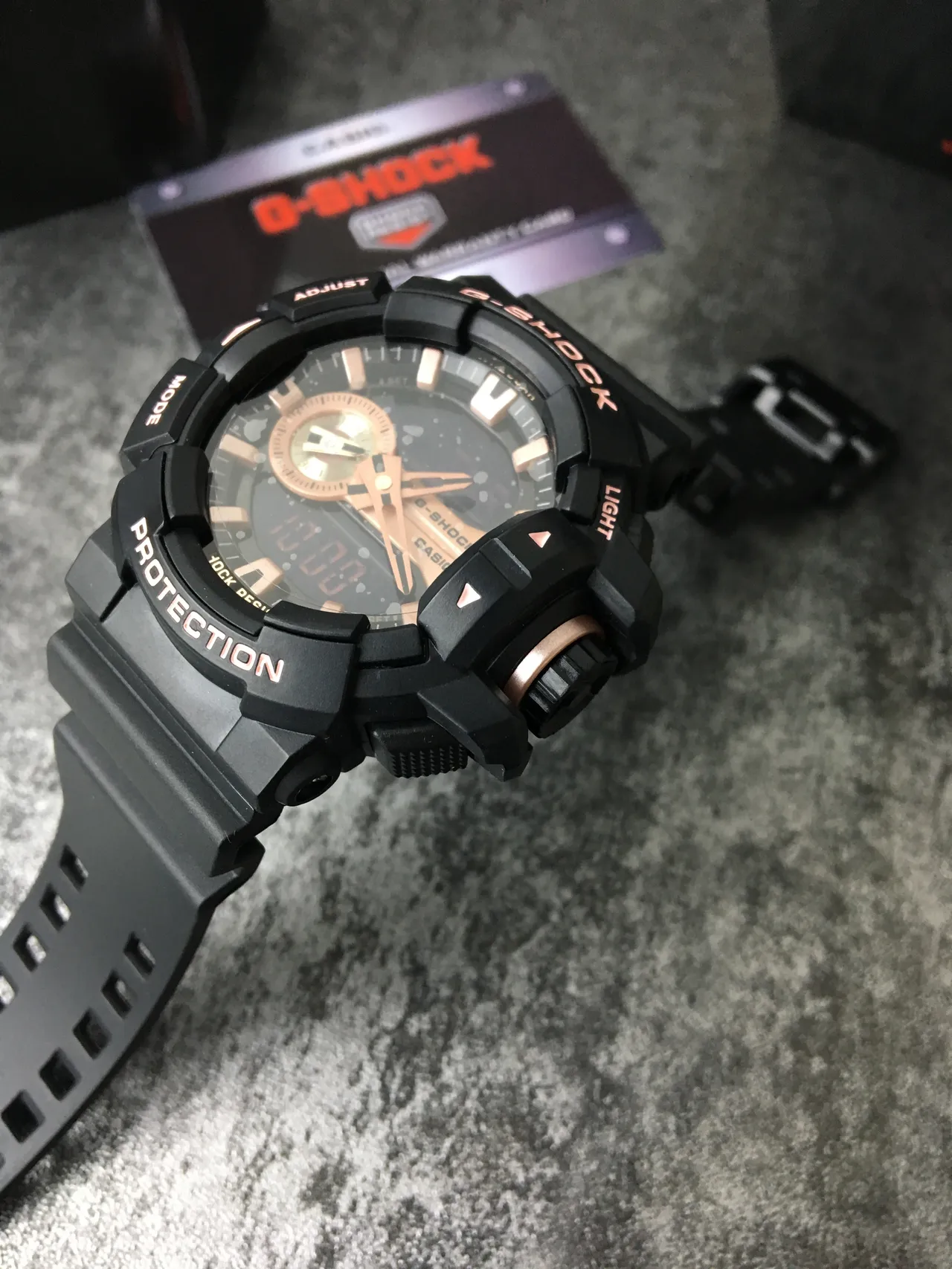 Casio G-Shock GA-100 أسود وذهب وردي ساعة رياضية 5